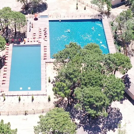 Golfo Di Sogno キャンプ場 4*