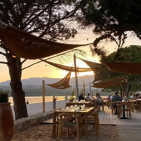 Golfo Di Sogno キャンプ場 4*