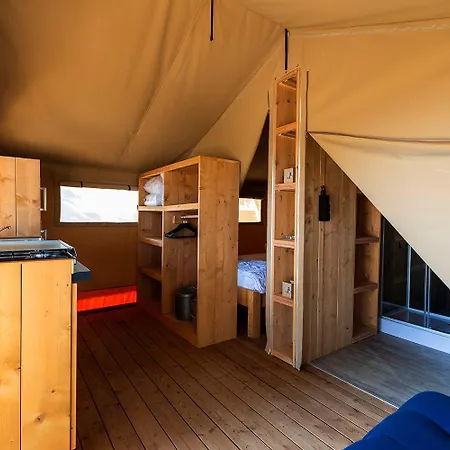 キャンプ場 Golfo Di Sogno 4*