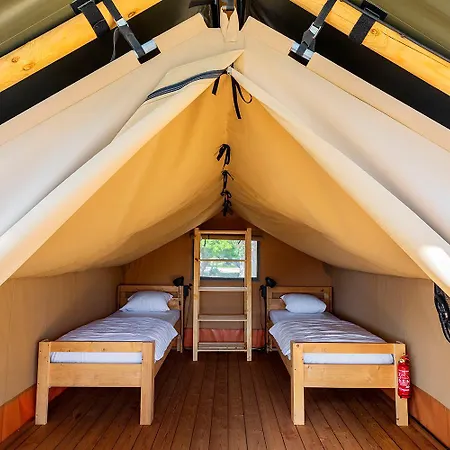 キャンプ場 Golfo Di Sogno 4*